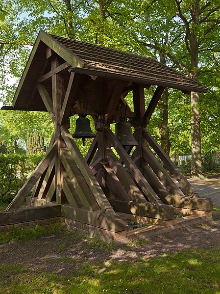 File:Peter-Pauls-Kirche Zingst bells.jpg