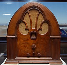 A Philco 90 "cathedral" style radio from 1931 Philco cathedral radio.jpg