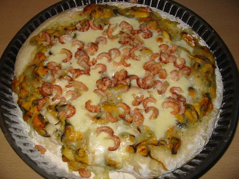 File:Pizza aux moules.jpg