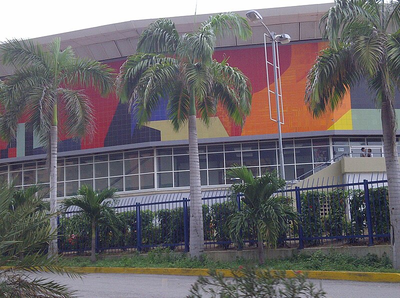 File:Polideportivo Jose Maria Vargas 2012 000.jpg