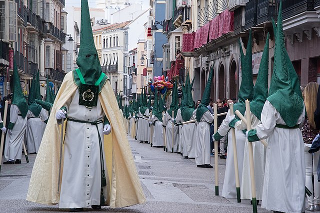 Brotherhood with green capirotes in Malaga