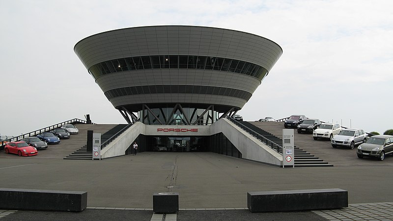 File:Porsche Leipzig Kundenzentrum.jpg