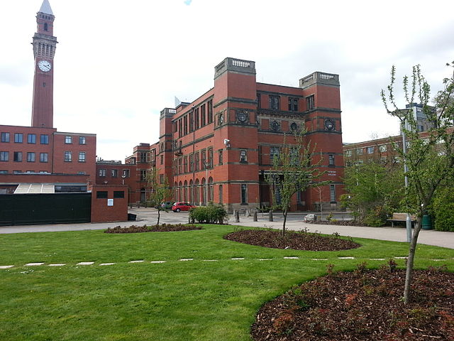 The Poynting Physics building at the University of Birmingham. Its mode of construction helped give rise to the phrase "redbrick university".