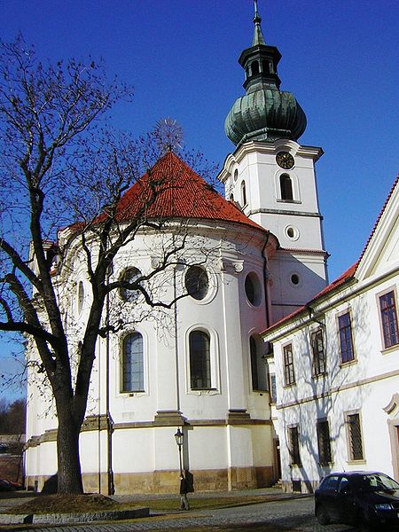 File:Praha Břevnov St Margaret from E.JPG