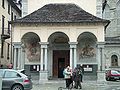 Re, Eingang zu der Kapelle mit dem Madonnenbild an der Wallfahrtskirche