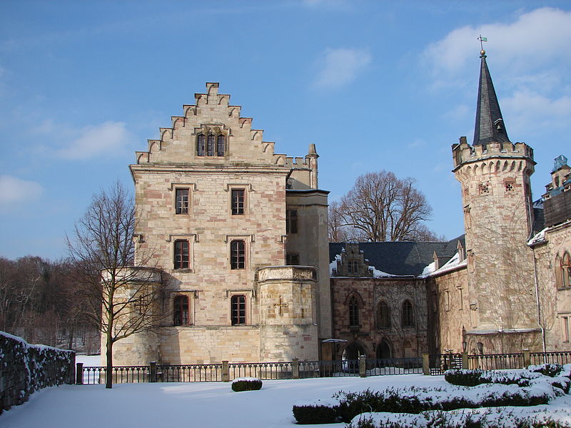 Fichier:Reinhardsbrunn Schloss Winter.JPG