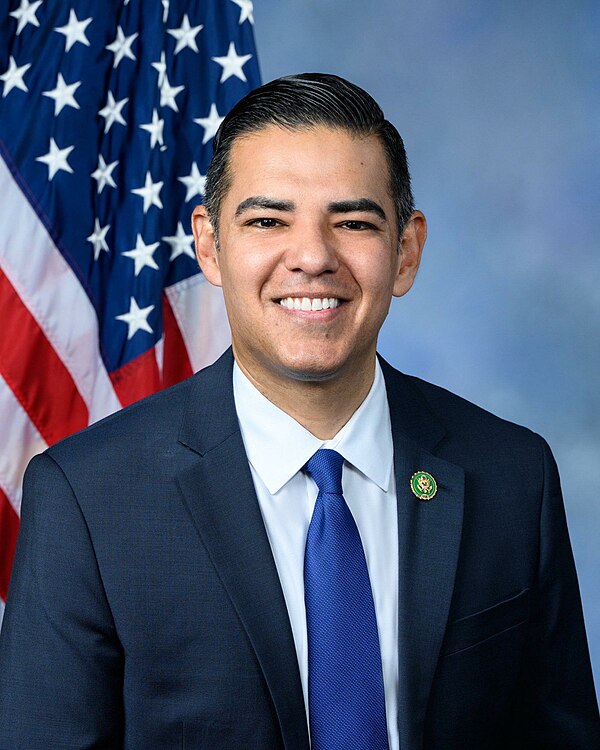 Robert Garcia (California politician)