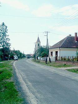A község főutcája, a 8709-es út belterületi szakasza
