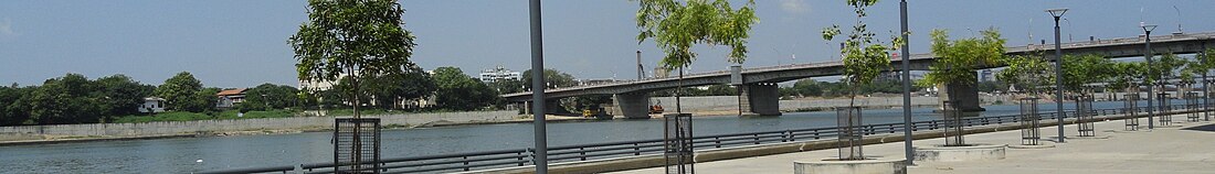 Subhas Bridge de Sabarmati River Front