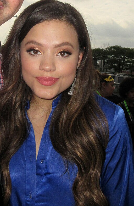 Sarah Jeffery (31666424268)