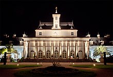 Night view of the New Palace Schloss Pillnitz (am Abend).jpg