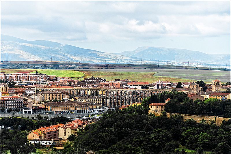 File:Segovia—Aqueduct 007.jpg