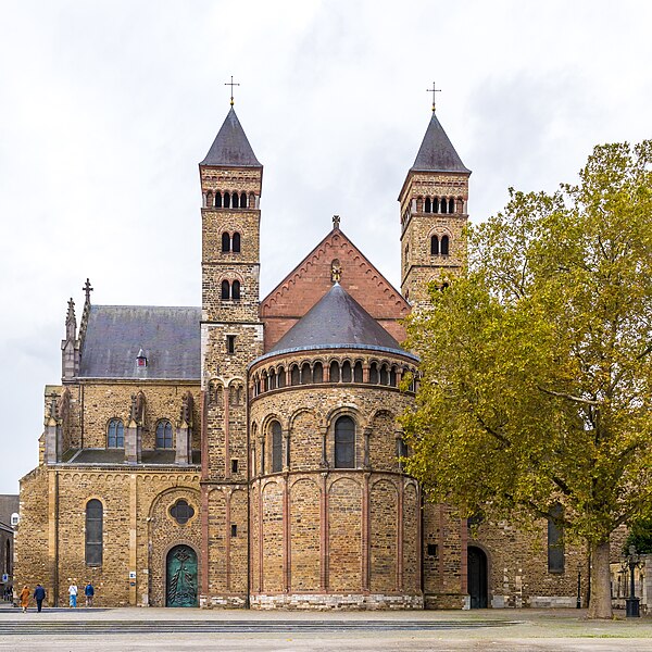 File:Sint-Servaasbasiliek, Maastricht-40299.jpg