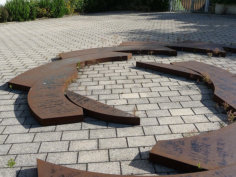 File:Skulptur in Ludwigshafen 19.jpg