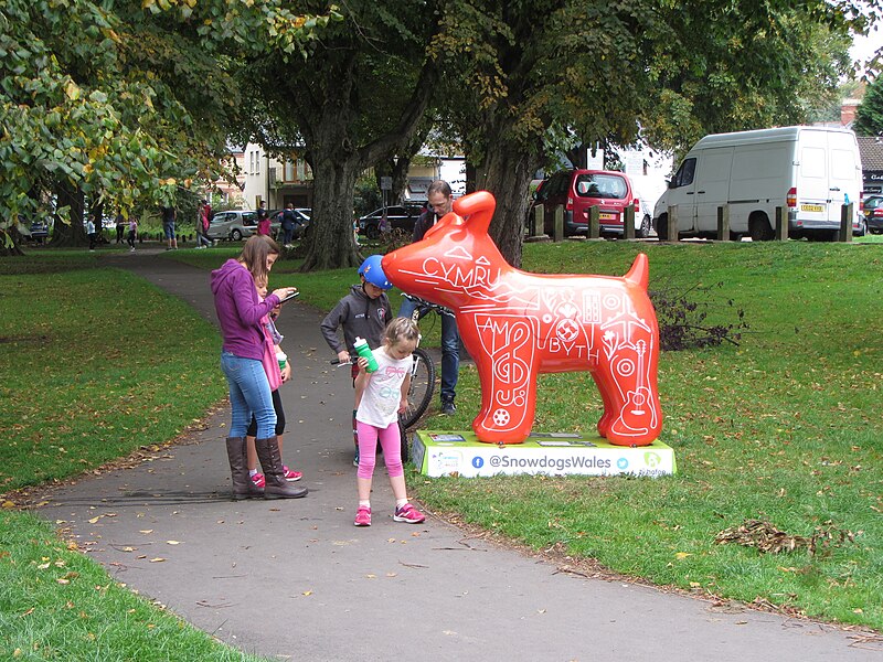 File:Snowdogs, No. 26, Cymru am Byth - geograph.org.uk - 5554946.jpg