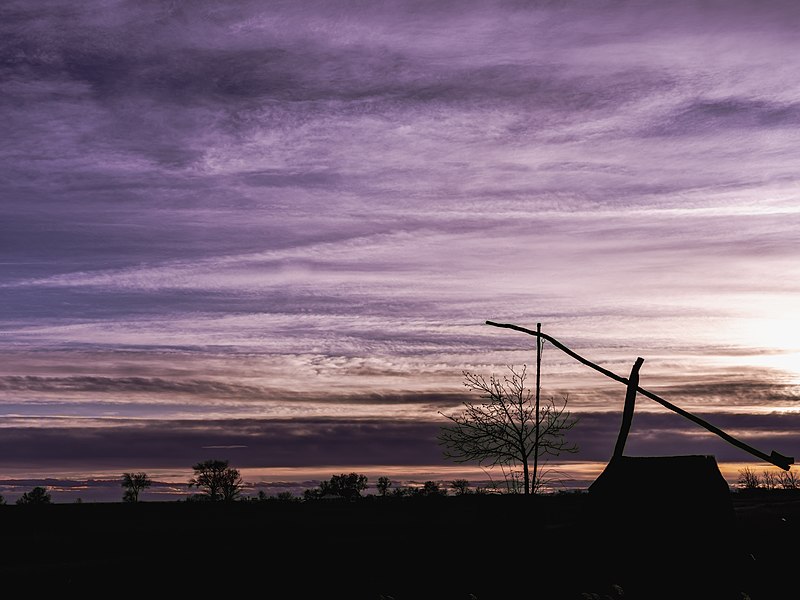 File:Sonnenuntergang an der Langen Lacke bei Apetlon.jpg