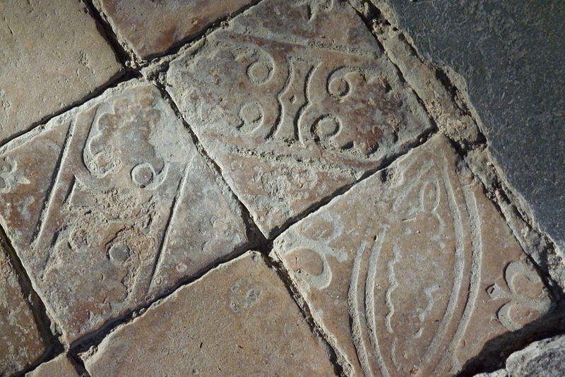 File:Spay Peterskapelle tiles 975.JPG