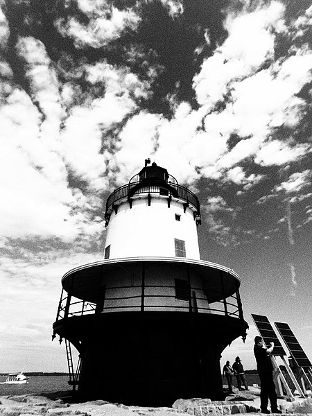 File:Spring Point Ledge Lighthouse Maine Portland.jpg