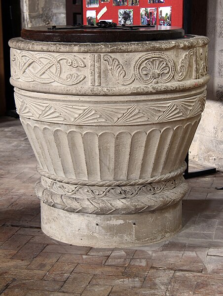 File:St Peter, Dunstable Priory - Font - geograph.org.uk - 5002242.jpg