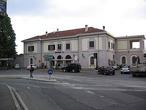 Stasiun Seregno ext.jpg