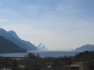 Aussicht nach Westen über die äußeren Teile des Storfjords