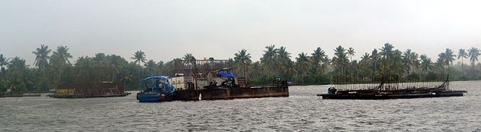 Thuravoor Thycattussery bridge under construction. This bridge is expected to open to public on 31 January 2014 Thuravoor Thycattussery bridge.jpg