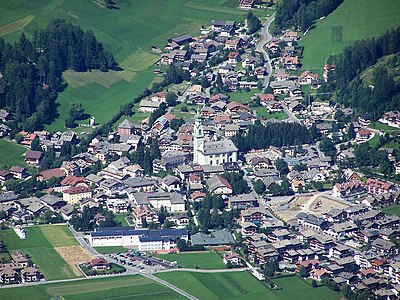 Toblach vom Sarlkofel aus fotografiert,