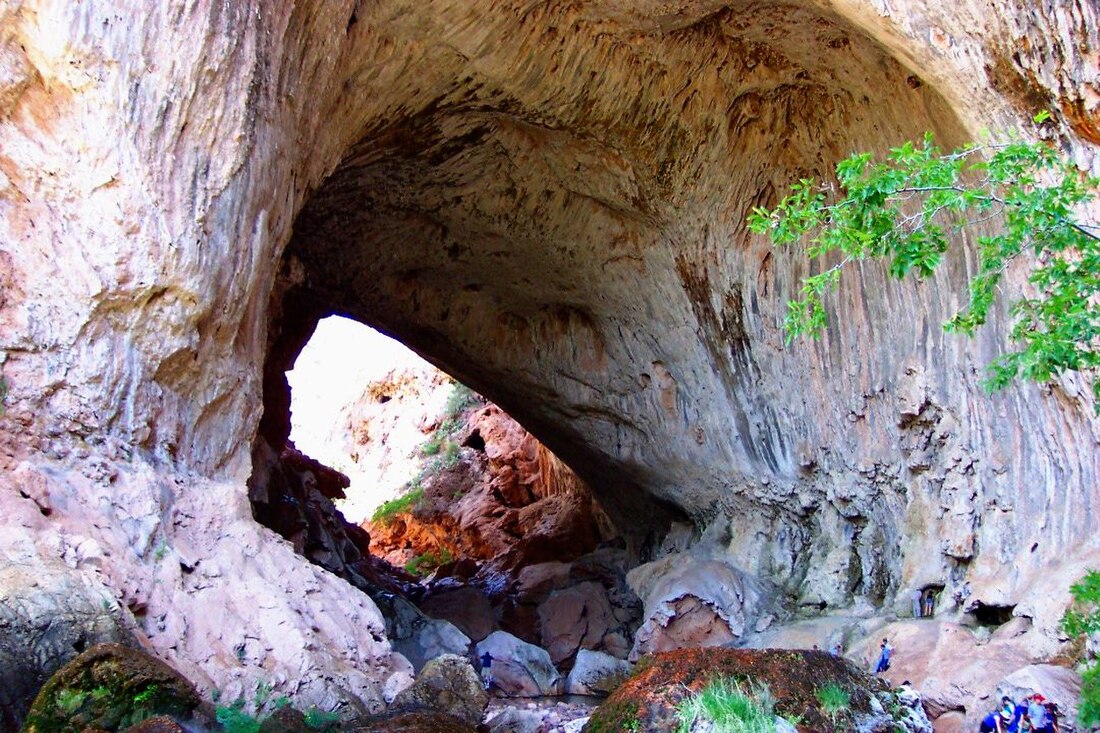 File:Tonto Natural Bridge.JPG