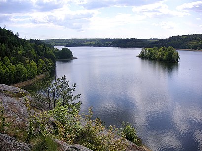 How to get to Tullingesjön with public transit - About the place