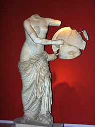 Venus de Milo - Wikipedia