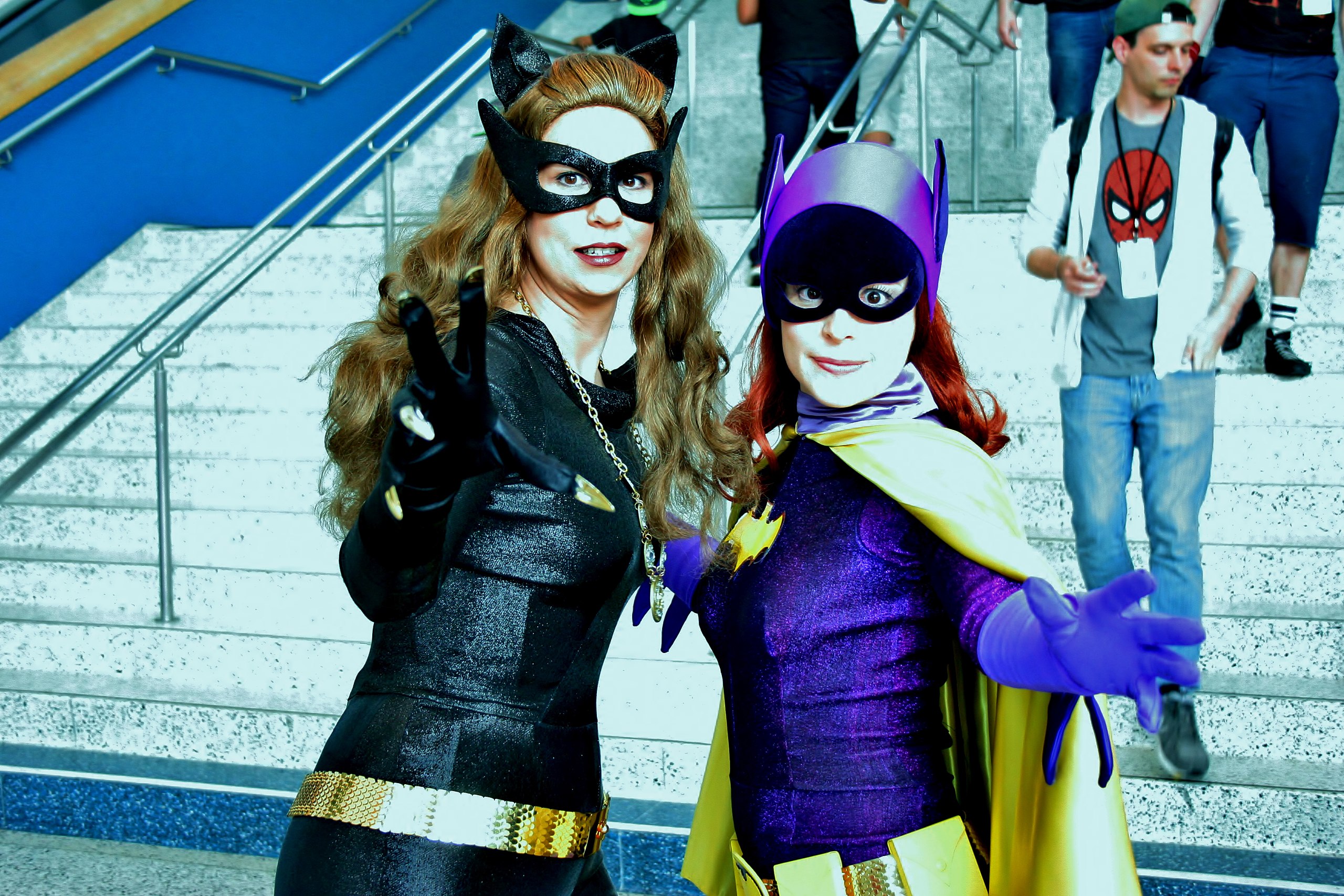 File:Tv classic catwoman & batgirl cosplay (14234105402).jpg