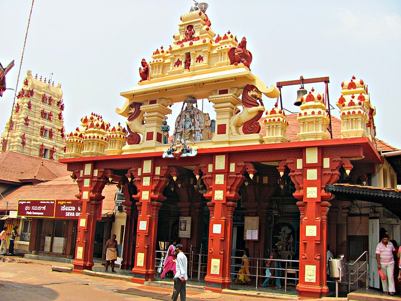 File:Udupi Sri Krishna Matha Temple.jpg