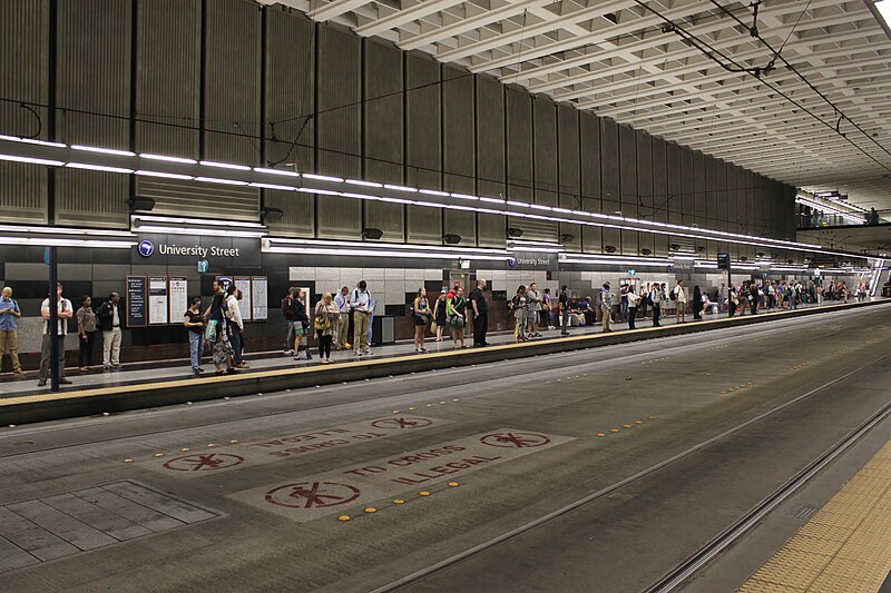 File:University Street station, Seattle - platform level.jpg