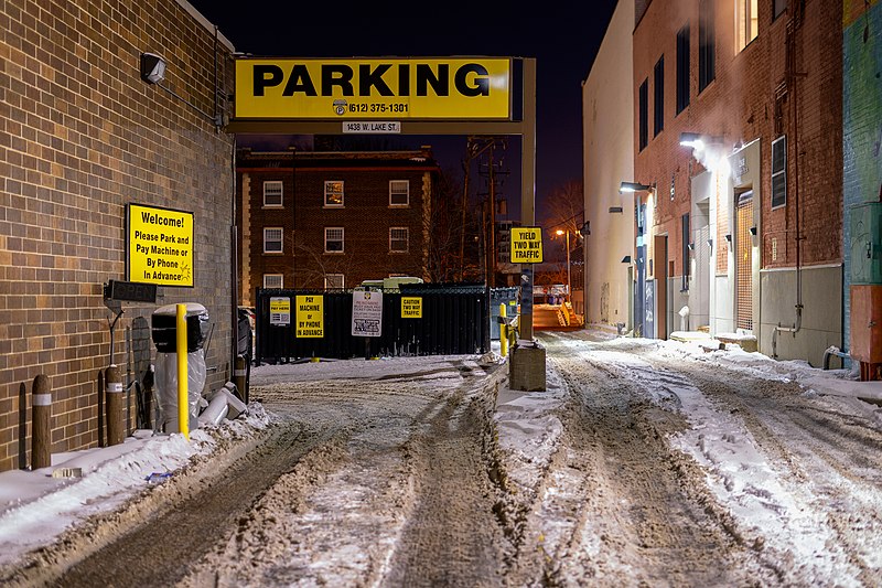 File:Uptown Parking (51839715647).jpg