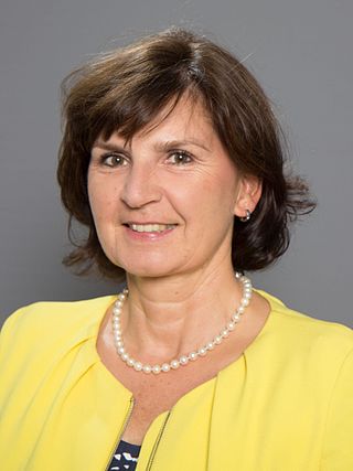 <span class="mw-page-title-main">Ute Bertram</span> German banking specialist and politician