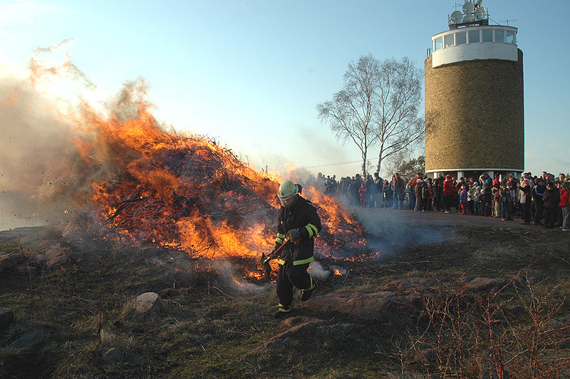 Fil:Valborg mariehamn.jpg