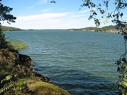 Östra Vapparn sedd från Pargas, Kustö i S:t Karins längst bort.