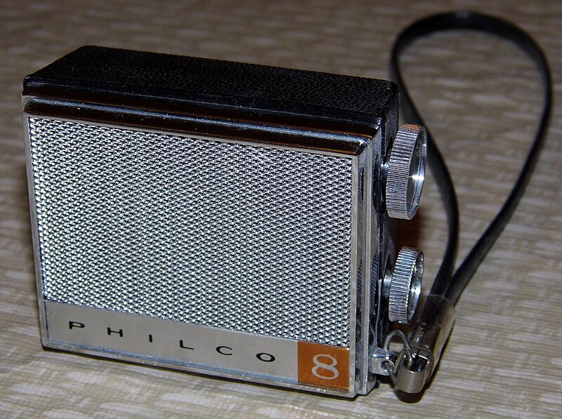 File:Vintage Philco Micro 8-Transistor Radio, Model QT-85, Made in Japan, Measures 2-3-8" (W) x 2" (H) (12228255903).jpg