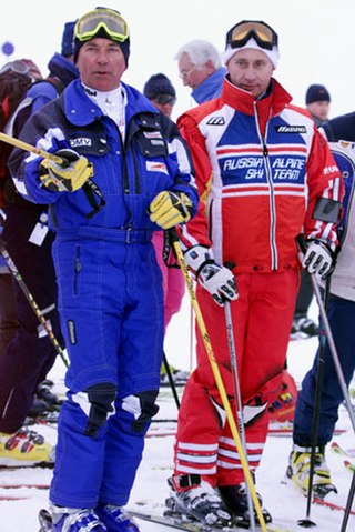 <span class="mw-page-title-main">Ski suit</span> Clothing for skiing
