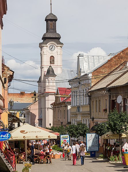 File:Voloshyna Street, Uzhhorod, Ukraine-5632.jpg