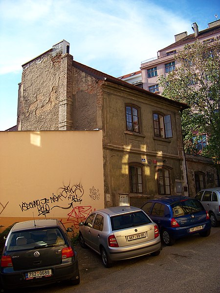 File:Vršovice, Borodinská 7 (02).jpg