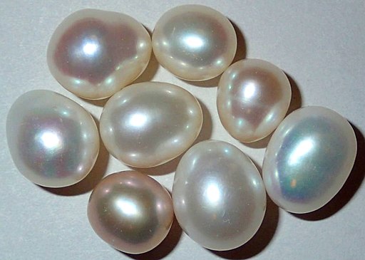 White & pink pearls (cultured) (31301996872)