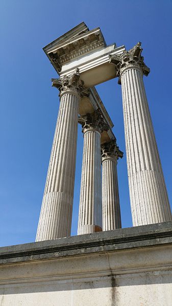 File:Xanten Tempel 20160326 123442.jpg