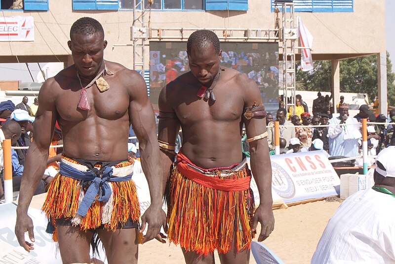 File:Yahaya Kaka et Issaka Issaka, 2 lutteurs du Niger.jpg