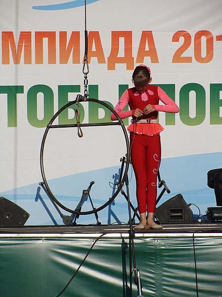 File:Цирк Весар (Архангельск) на Илимпиаде в Коряжме, 2011 (02).JPG