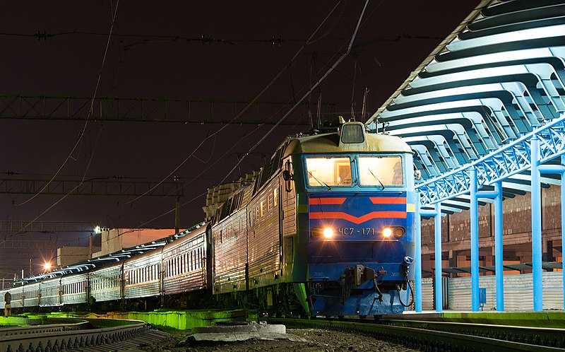 File:ЧС7-171, Украина, Запорожская область, станция Запорожье-I (Trainpix 84003).jpg