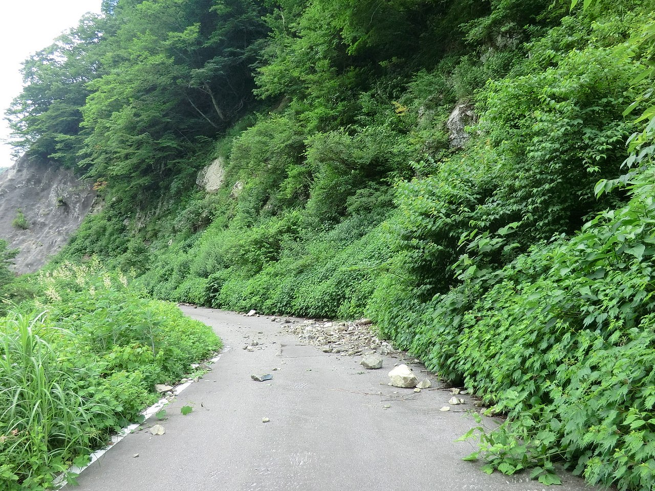 File 妙巌隧道 道路 落石注意 Panoramio Jpg Wikimedia Commons