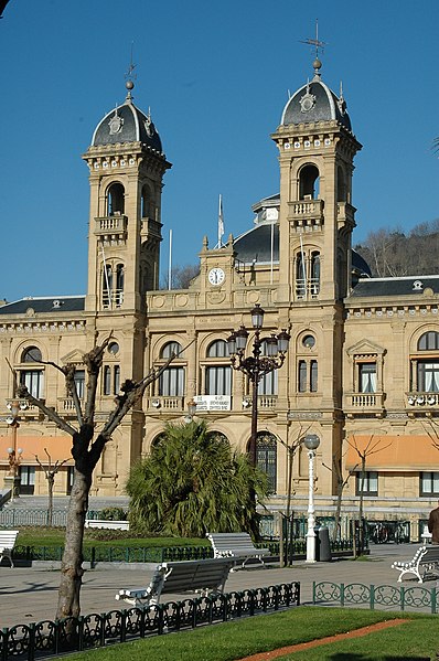 File:008 Ajuntament de Donostia.JPG