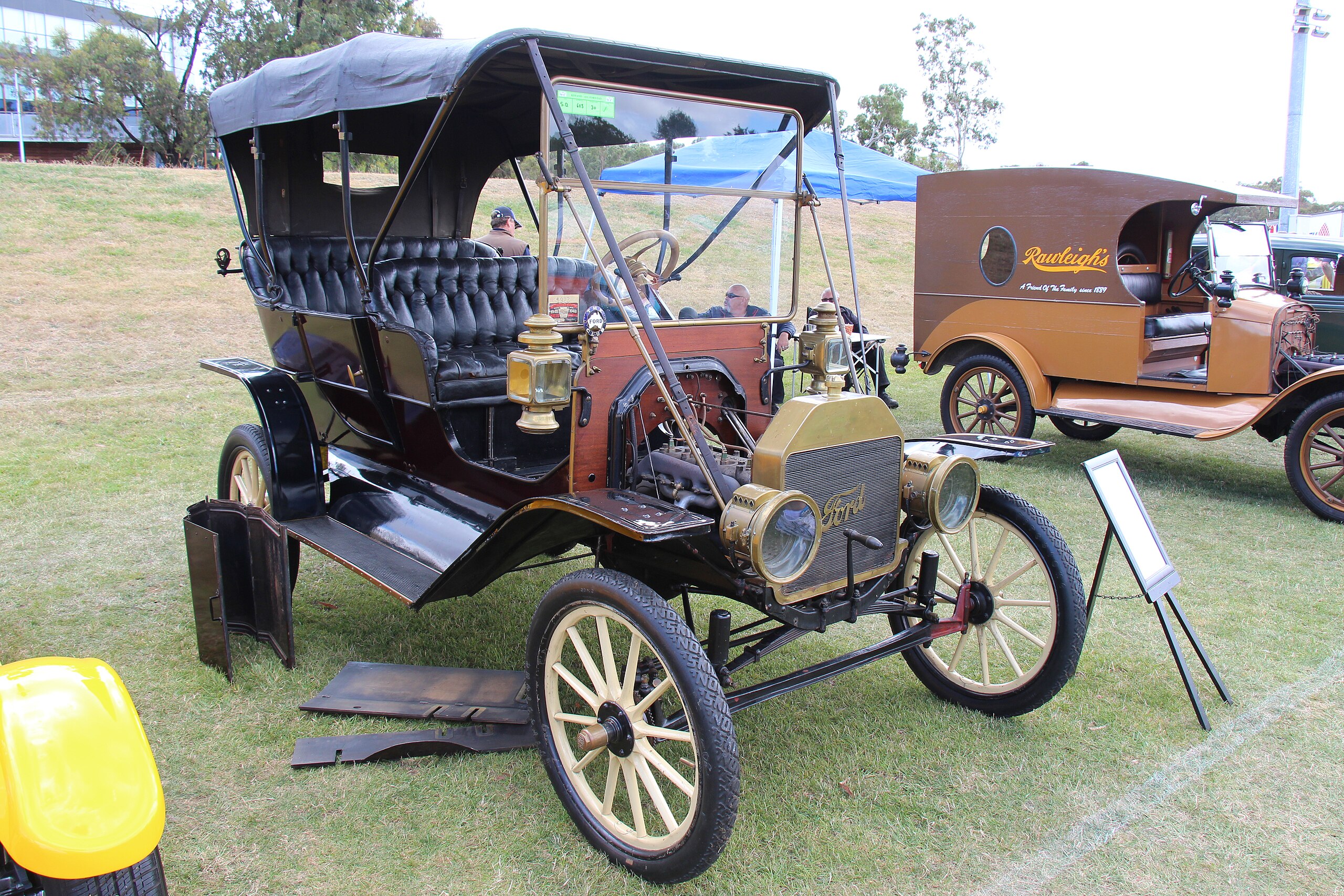 File:1909 Ford Model T T1 Touring (12703369904).jpg - Wikimedia Commons