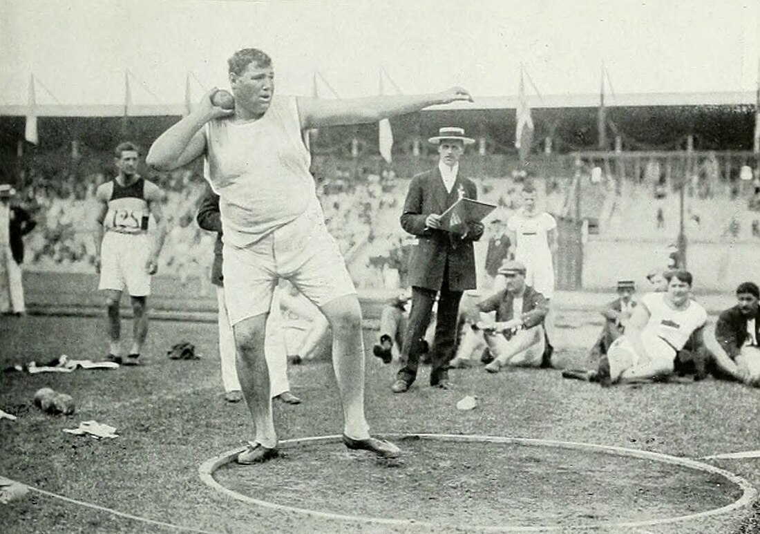 Lancer du poids à deux mains aux Jeux olympiques de 1912